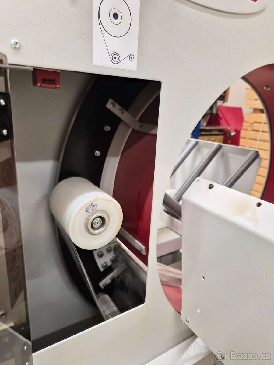Horizontální poloautomatický ovinovací stroj - 7