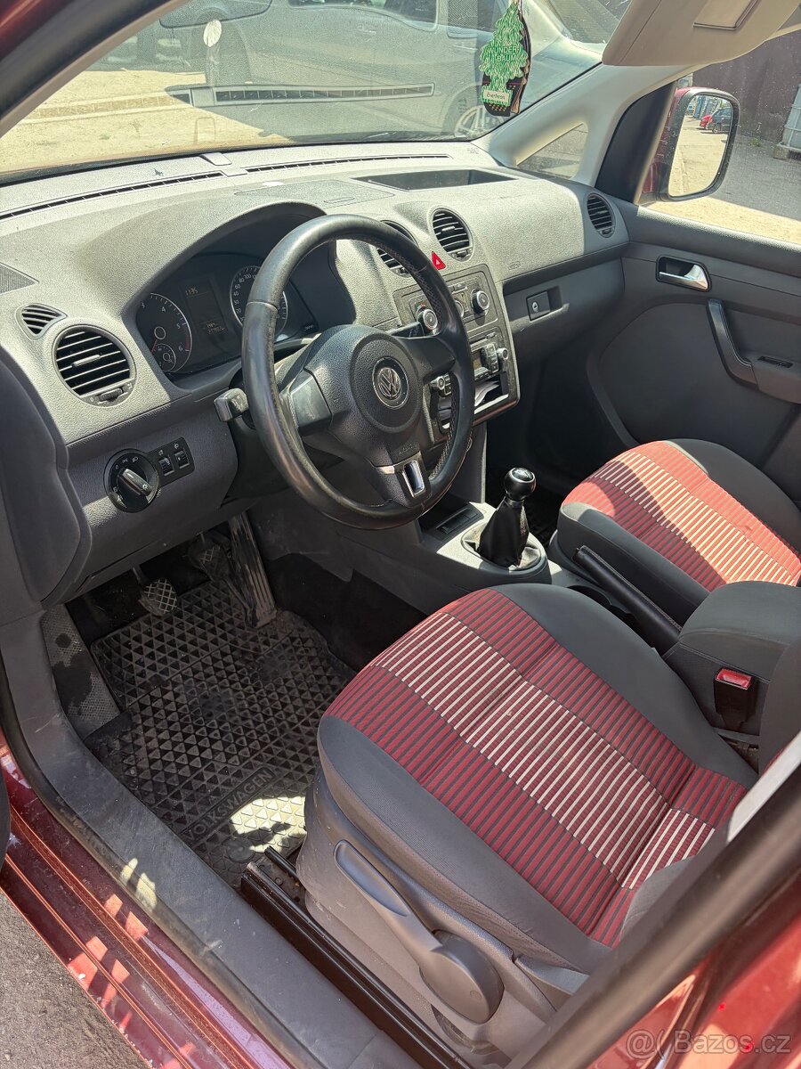 Prodám VW Caddy 1,6 tdi 105000,+s DPH - 7