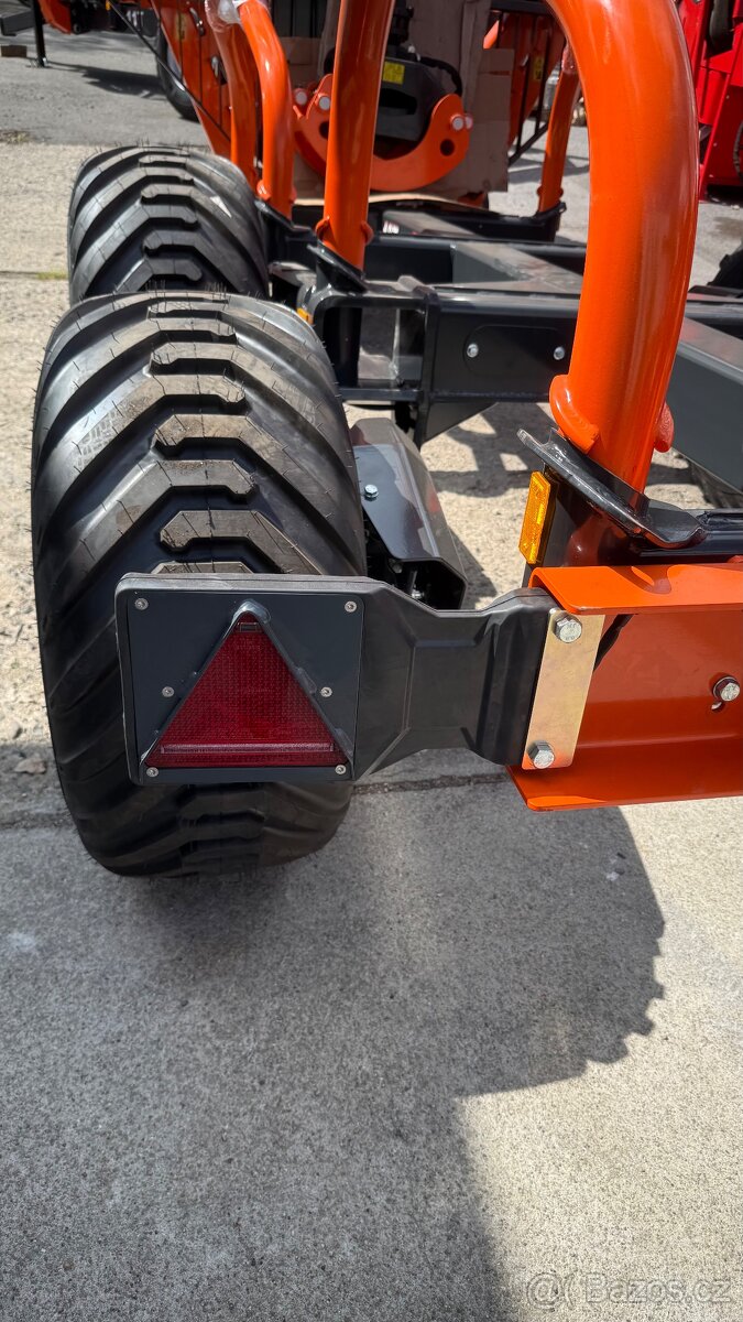 Vyvažecí vlek vyvažečka, vývozka MTM 10T Ruka 6.6m - 7