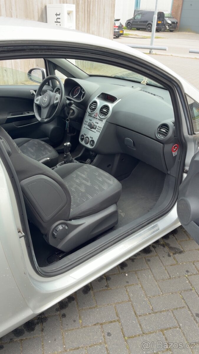 Opel corsa D 2011 rok - 7