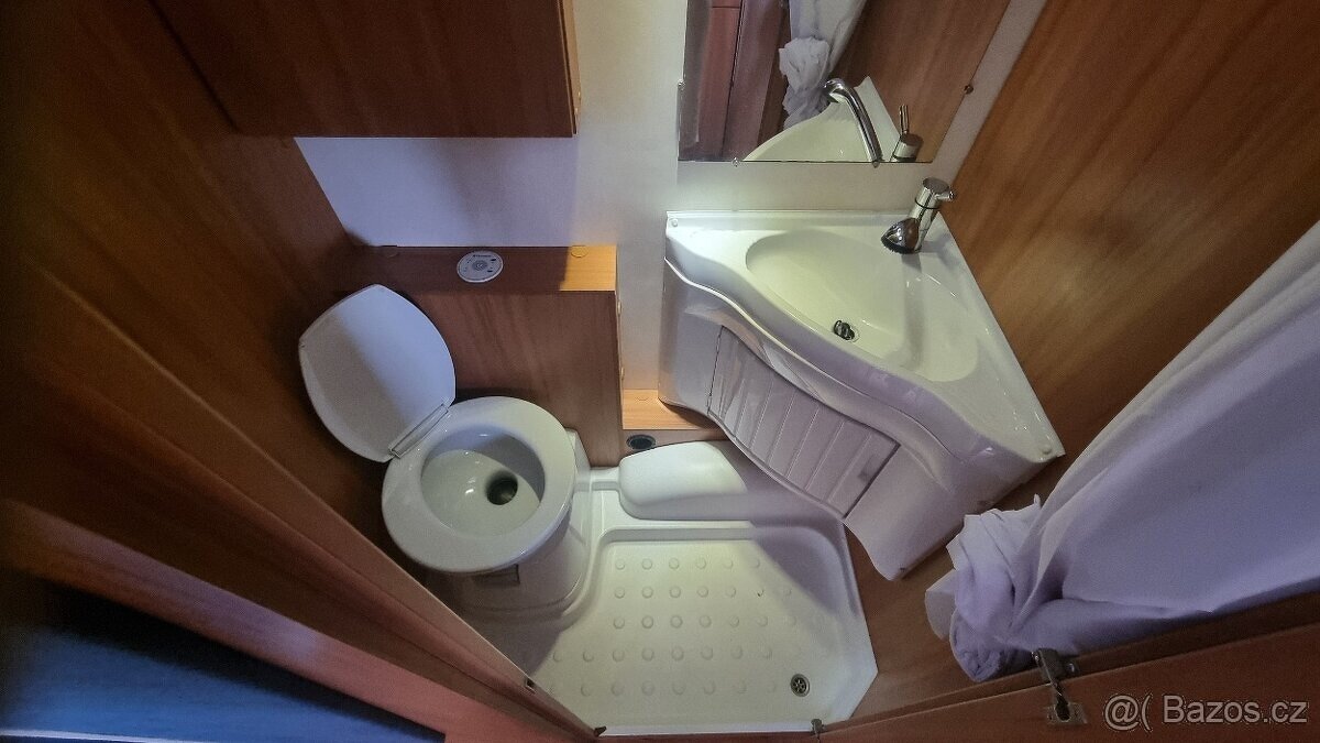 Karavan Weinsberg 400 LK, r.v. 2012 - 7