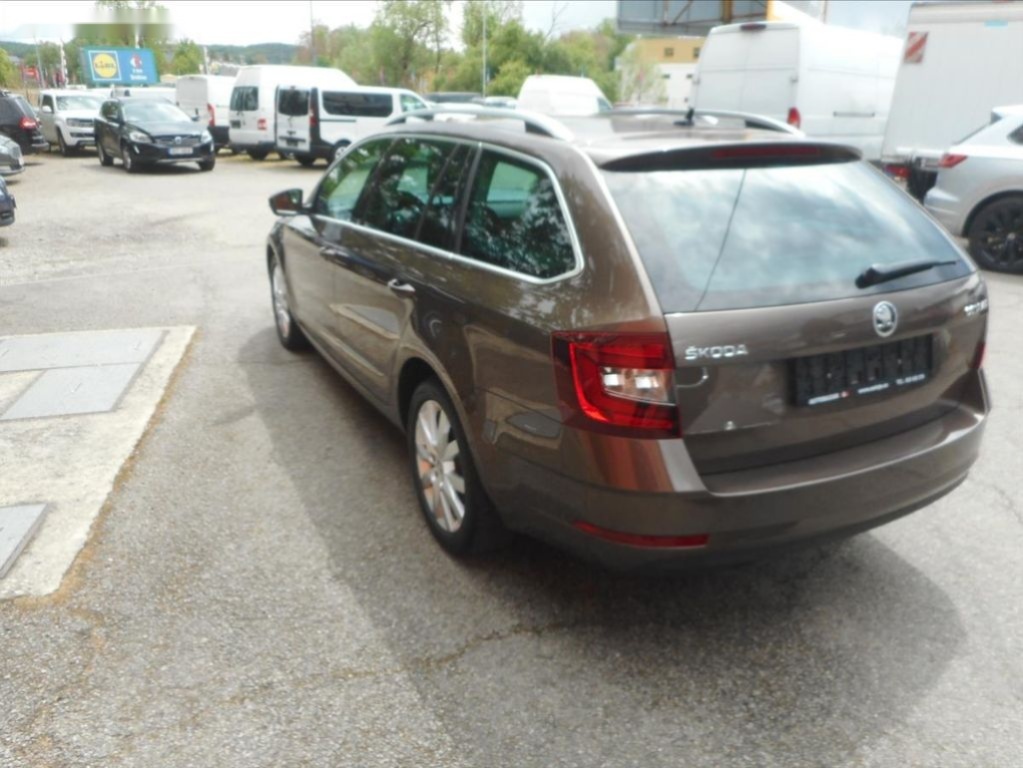 Škoda Octavia,2,0 TDi Laurin&Klement - 7