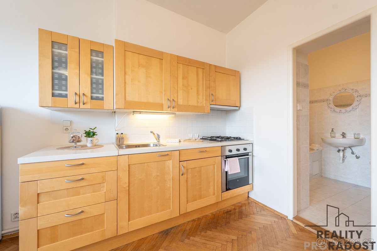 Prodej tichého bytu na Starém Městě s výhledem - 7