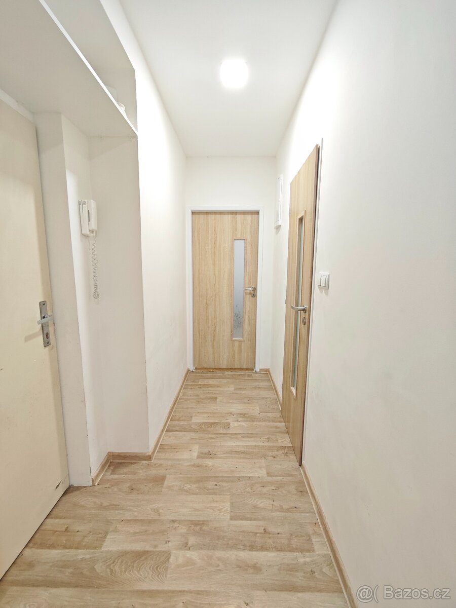 Pronájem bytu 2+1 Vsetín-Rybníky - 7
