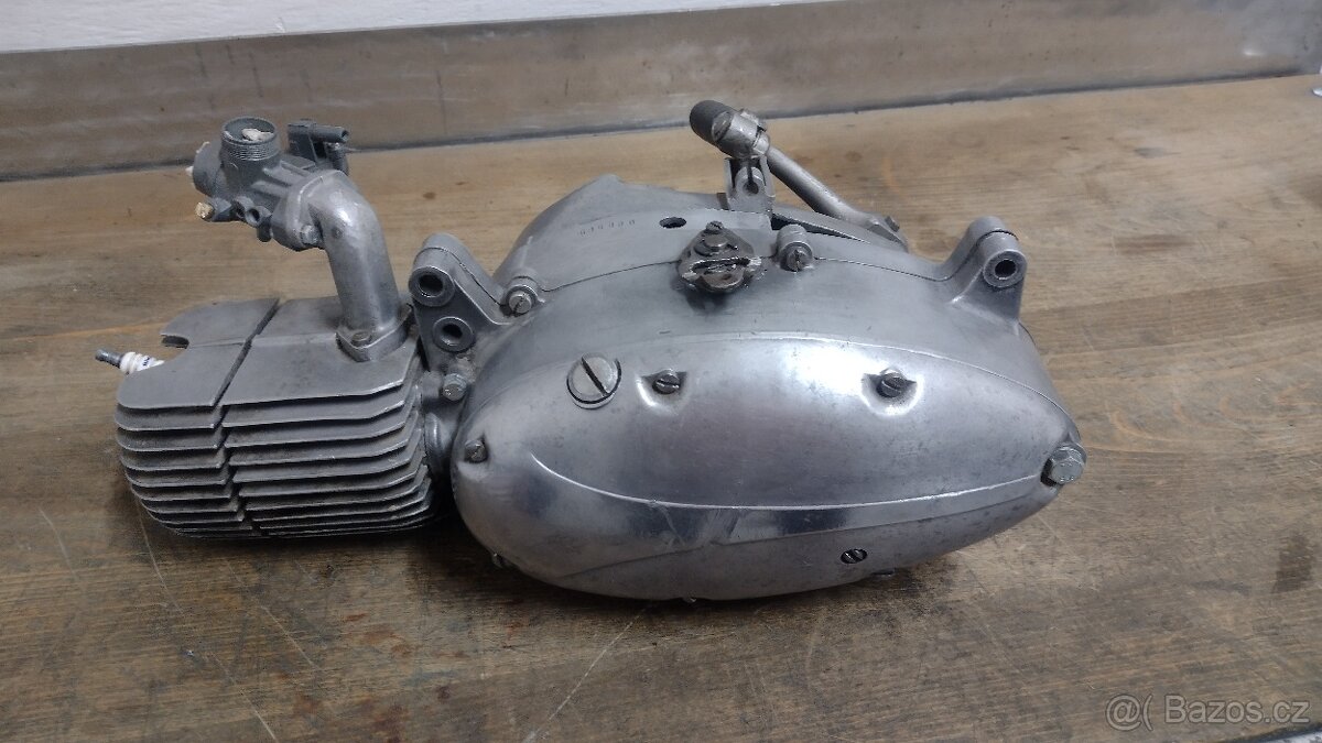 Motor Jawa 21 - 7