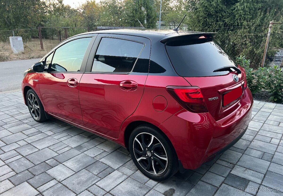 Toyota Yaris Selection / 1.5Hybrid - 7