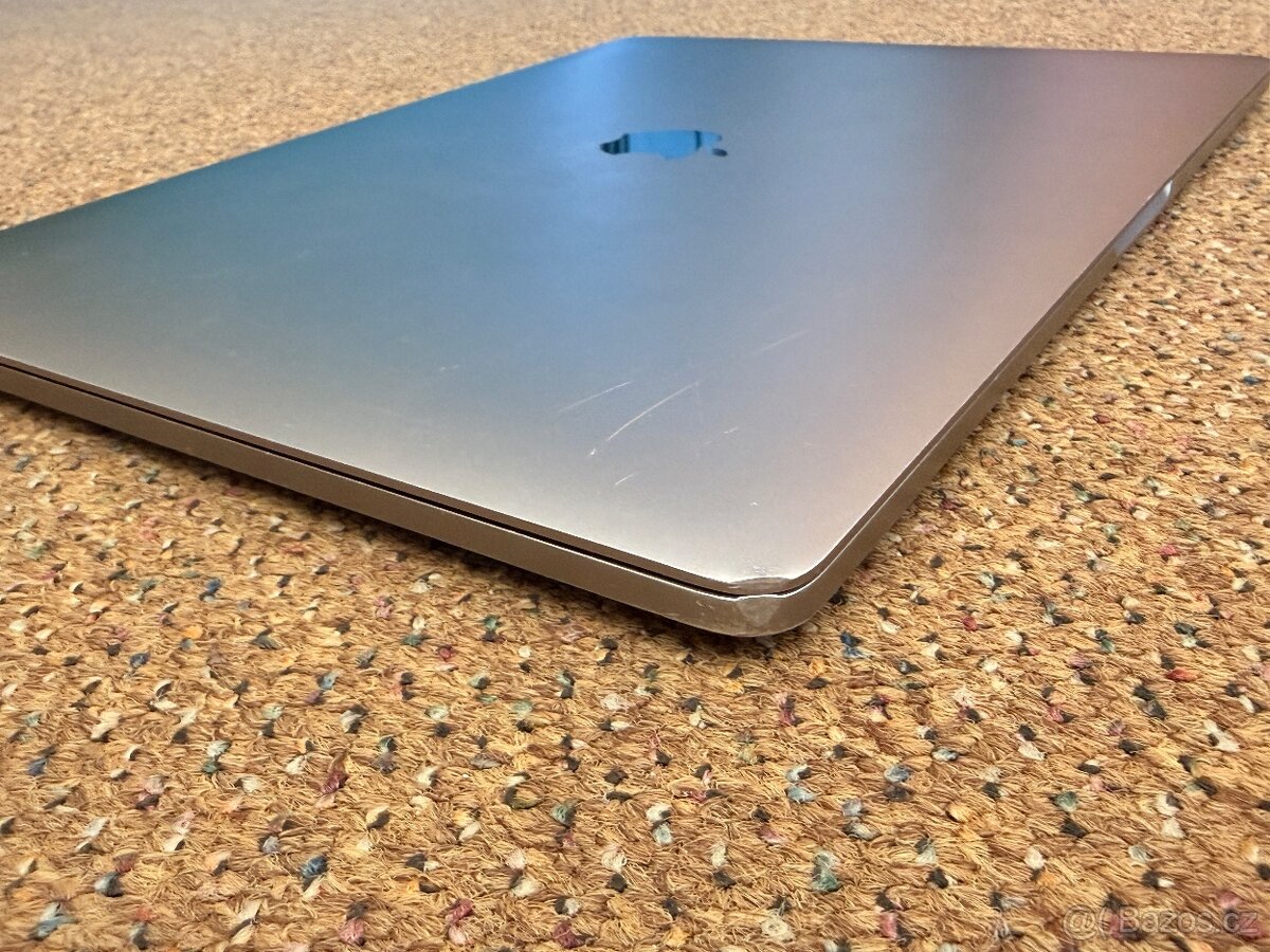 MacBook Pro 15" 2017 - 7