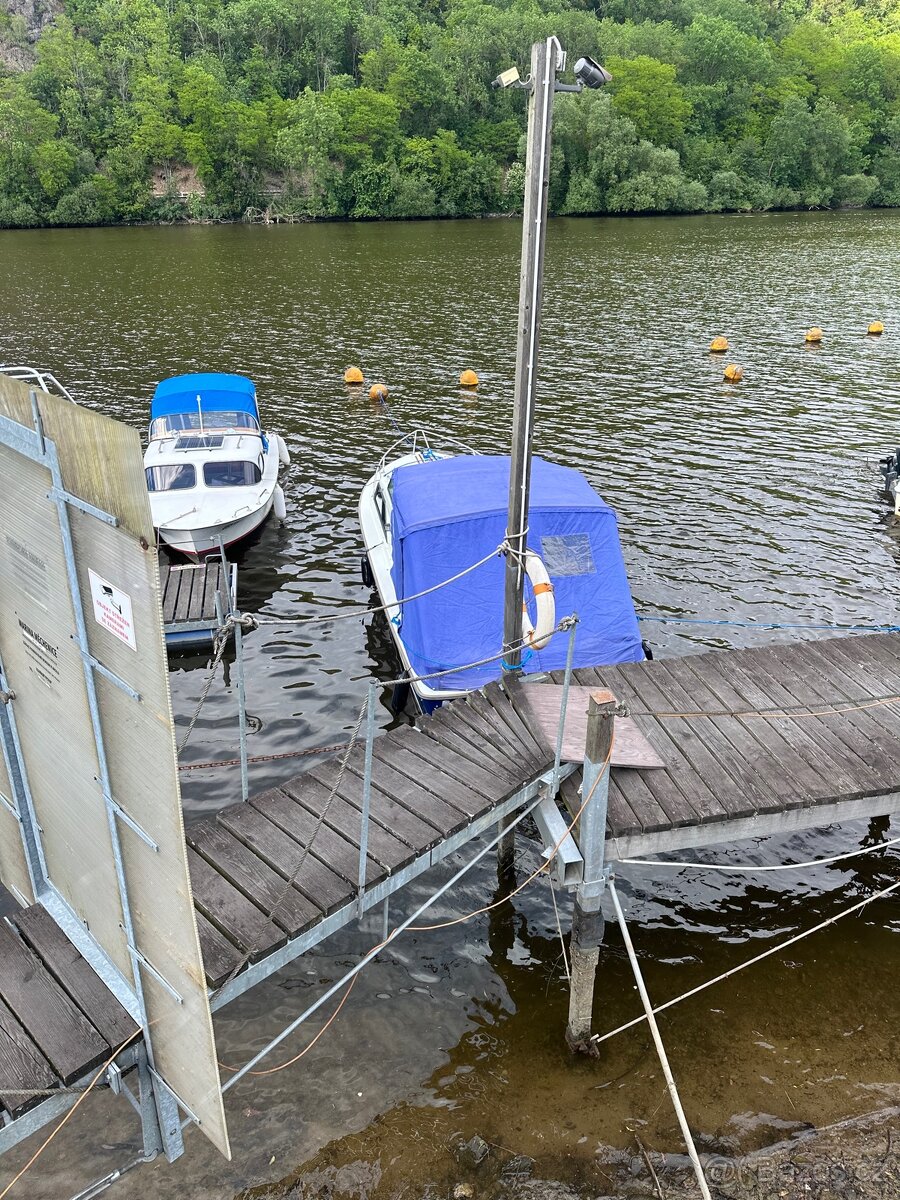 PRODÁM KAJUTOVOU LOĎ SWAYZER SAPHIR 650 CUP - 7