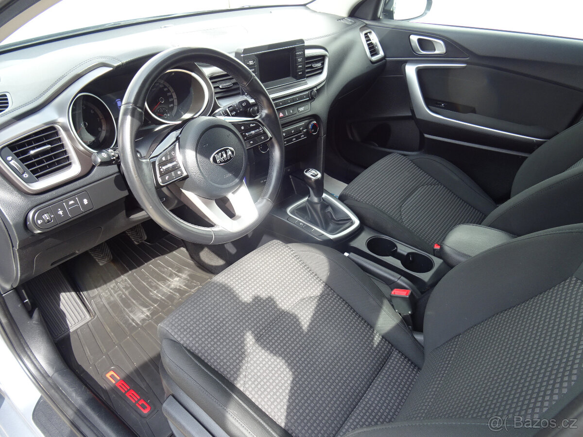 Kia Ceed 1.0i,88kW,1majČR,S.kniha,klima,89tkm - 7