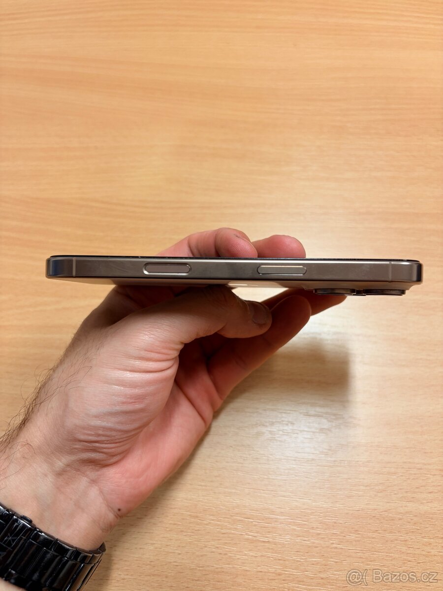 iPhone 16pro, zaruka iStyle, top stav - 7