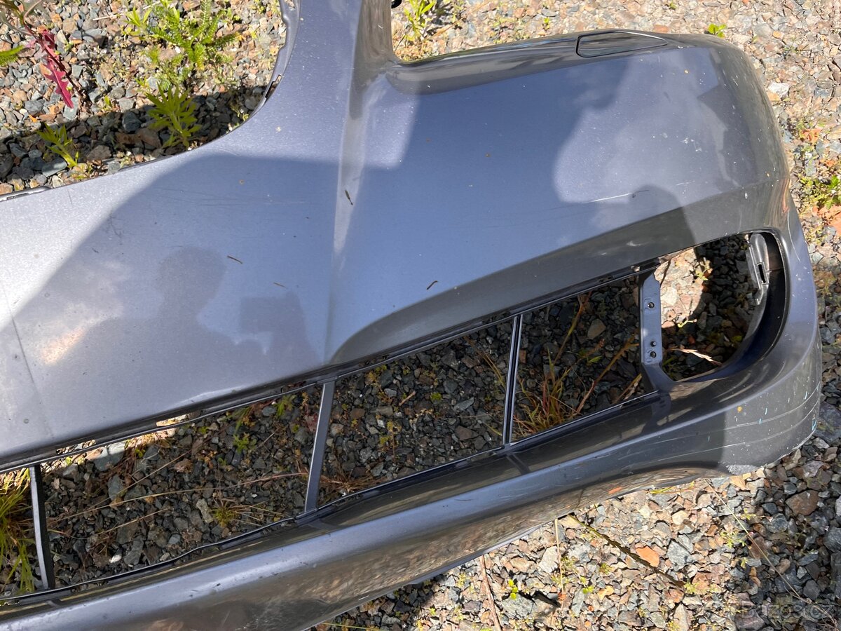 BMW F10 přední nárazník - 7