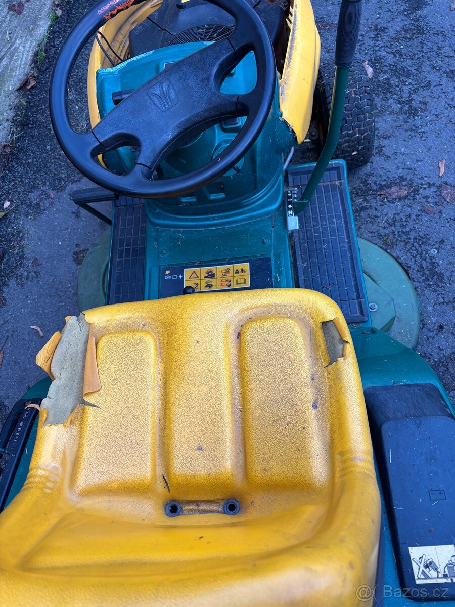 Zahradní traktor MTD - 7