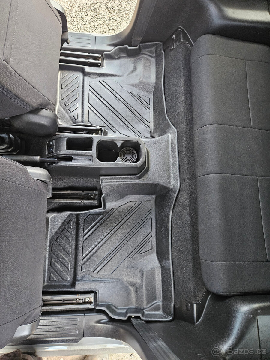 Suzuki Jimny , Samurai - gumové koberce, vaničky - 7