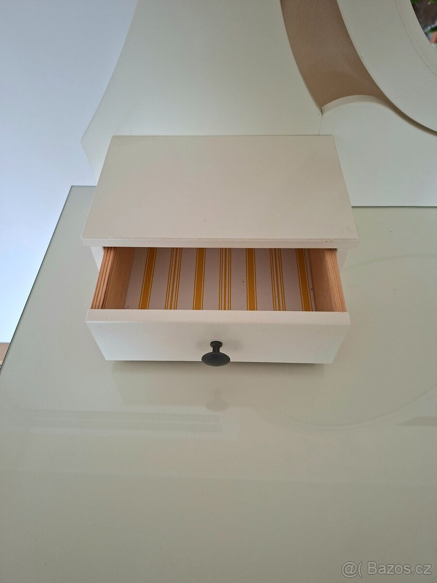 Toaletní stolek IKEA - 7