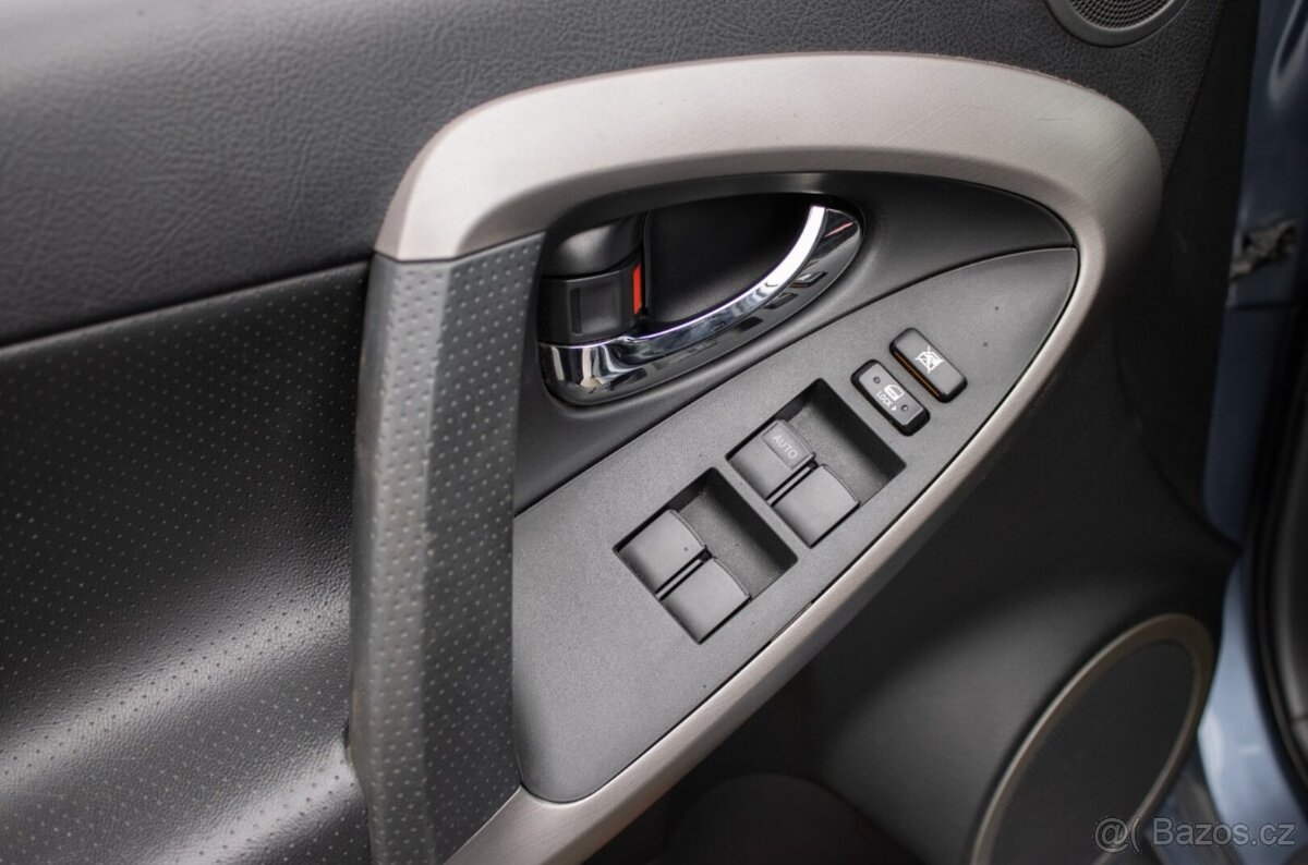 Toyota RAV4 2.2 D-4D - 7