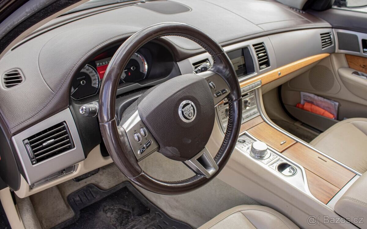 Jaguar XF 3.0D 2010 - 7