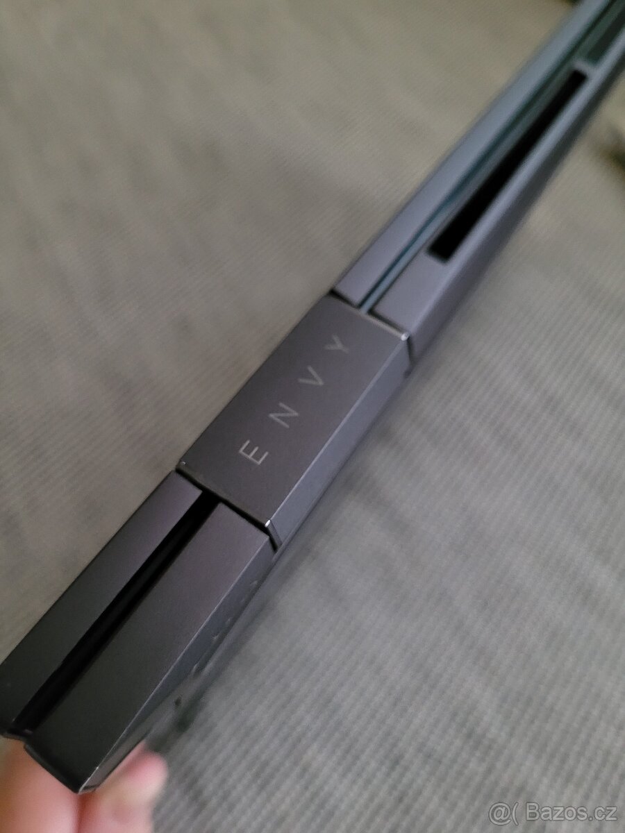 Notebook Envy s příslušenstvím Stylus zn. HP - 7