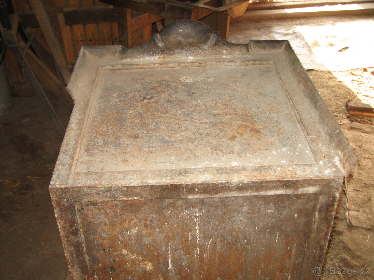 Starožitný trezor - 7