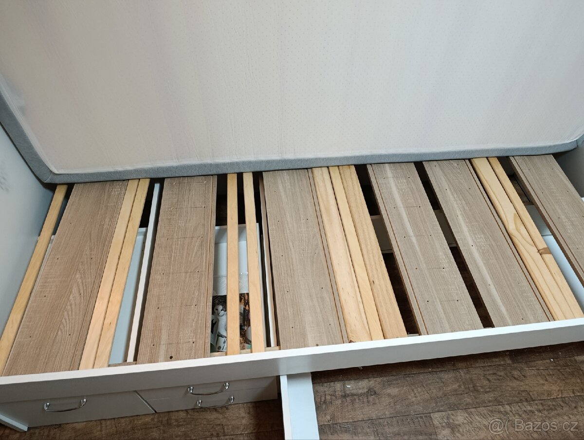 Prodám postel s matrací a šuplíky - 7