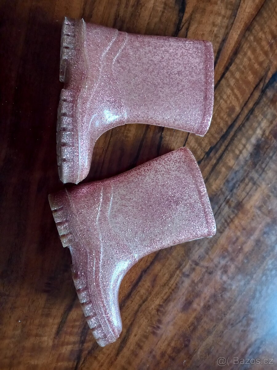 Next Holinky vel. 23 - 7