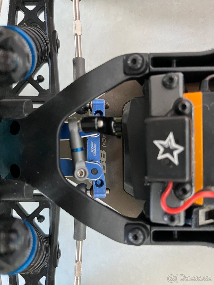 RC auto Team Associated B 6.3 - 7