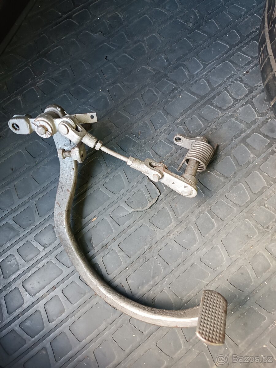 Benzínový ventil KP-15A držák na rezervu páka zadní brzdy - 7