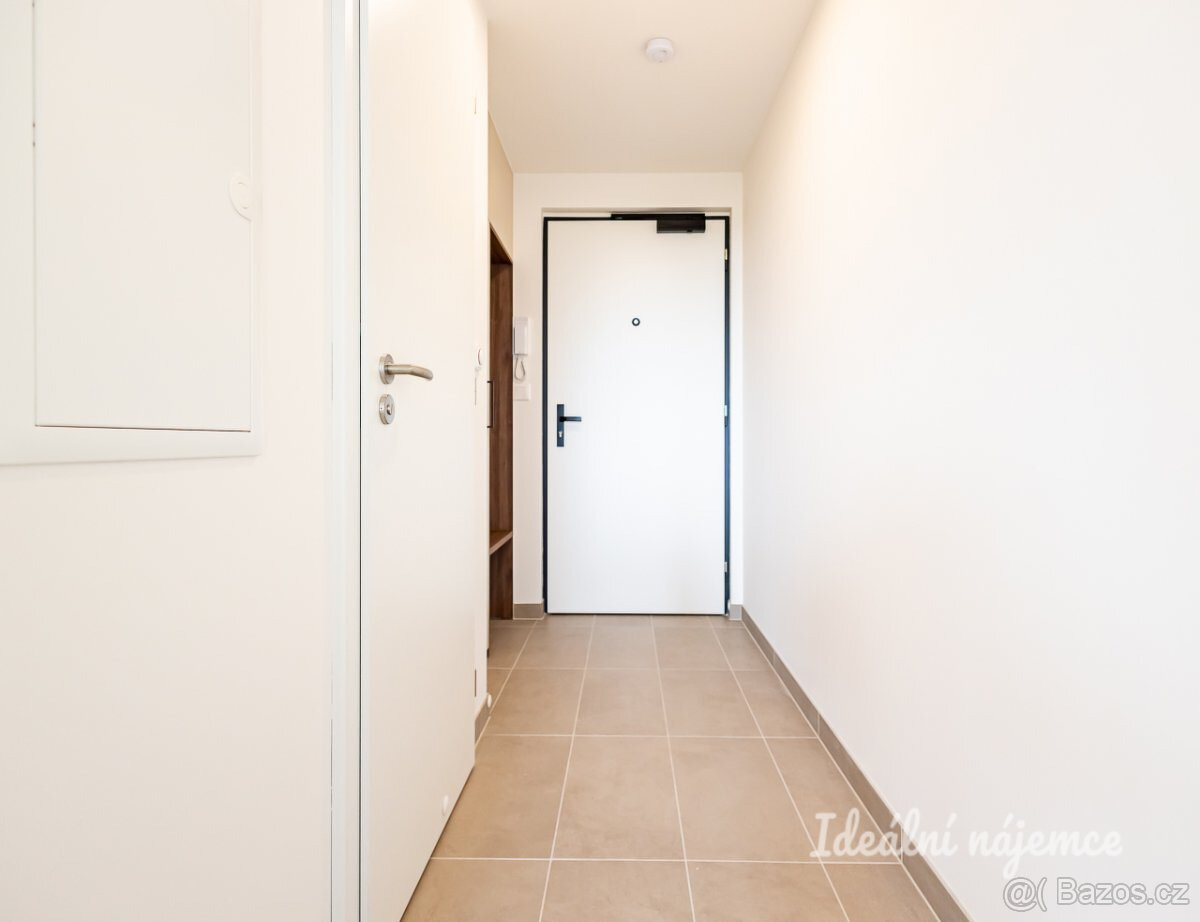 Pronájem bytu 1+kk, Zimova, Kamýk, 17000 Kč/měs, 34 m2 - 7