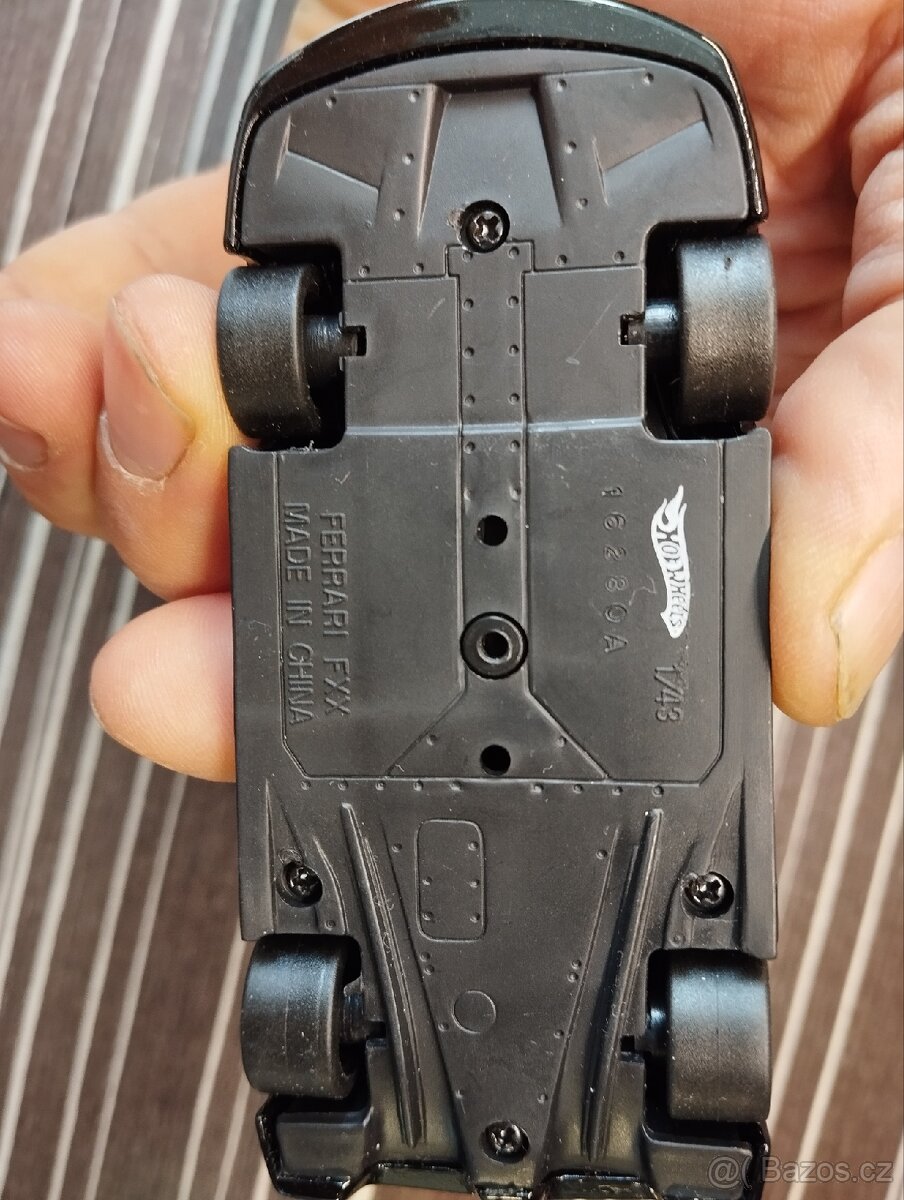 Ferrari FXX 1:43 Hot Wheels - 7