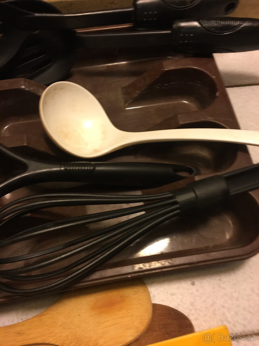 Vybavení kuchyně z pozůstalosti - 7