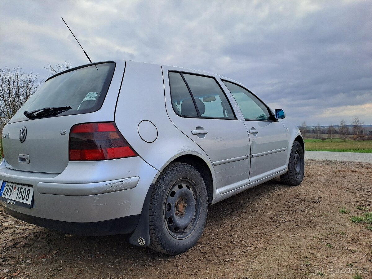 Volkswagen Golf 1.6 - 7