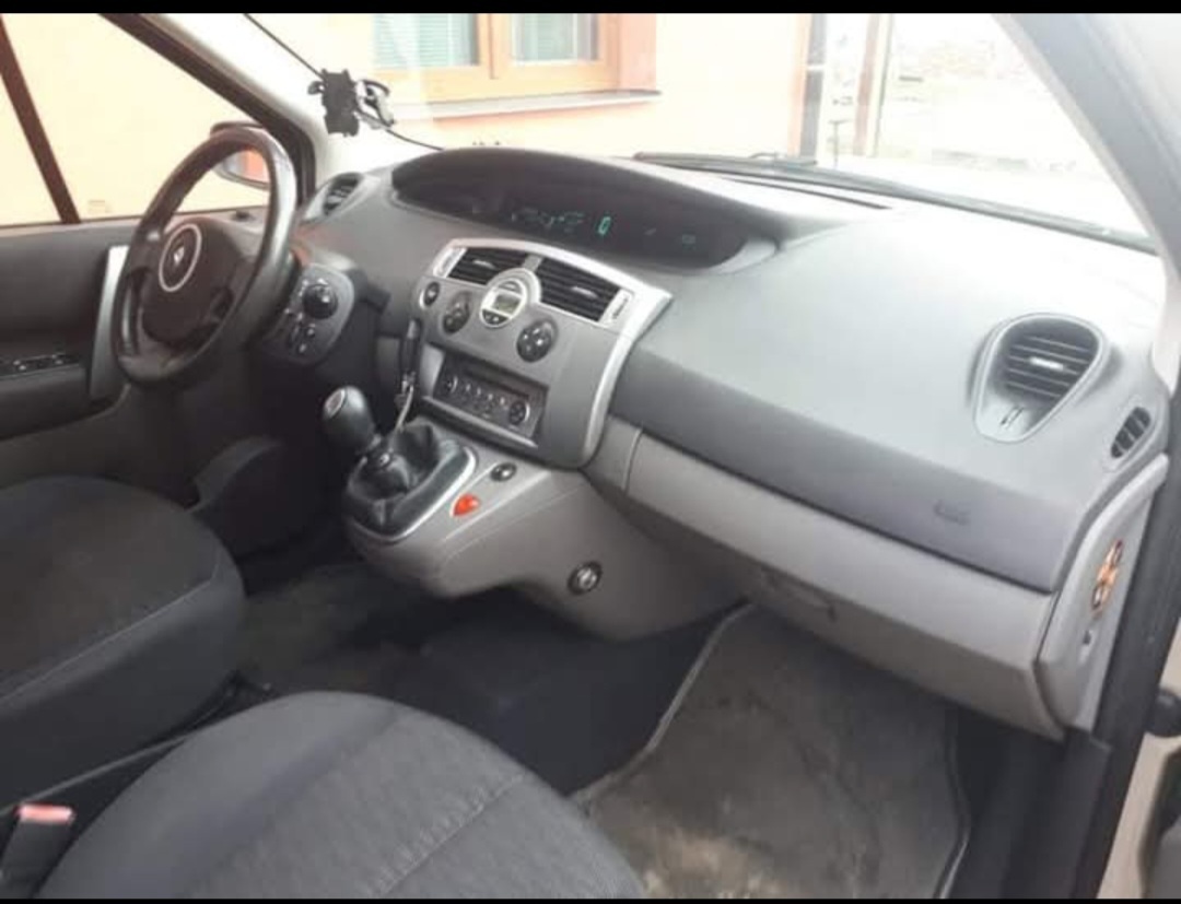 Renault Megane Scenic 7 míst - 7