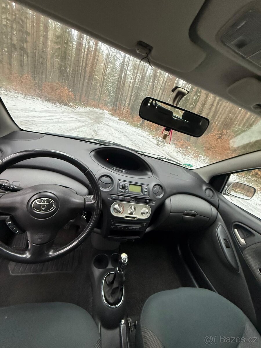 Toyota Yaris - 7