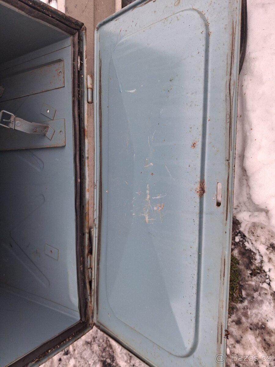 Kastlík ,schranka ,box bedna ns nářadí - 7