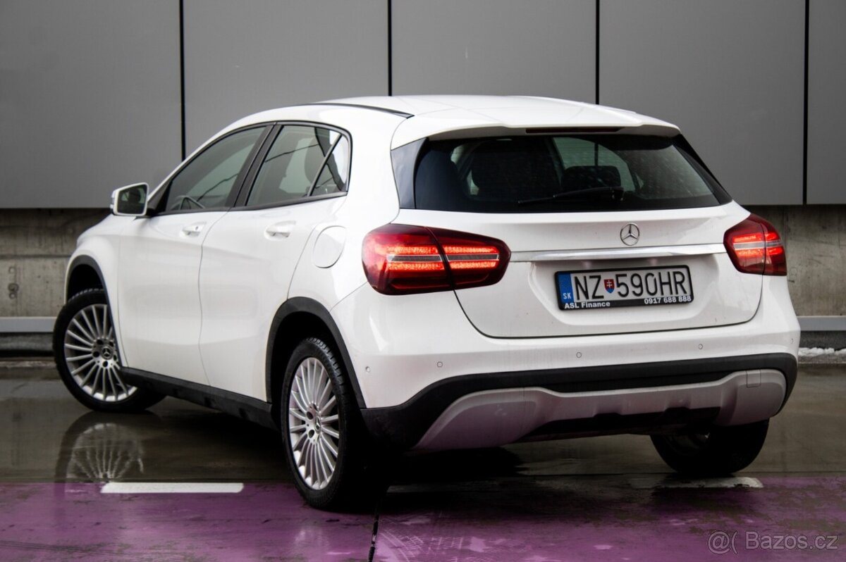 Mercedes-Benz GLA 180 A/T - 7