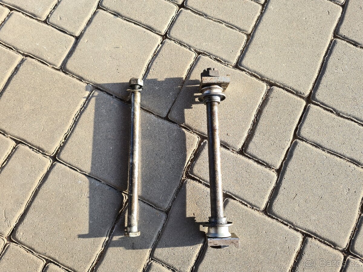 Yamaha tt600 r kyvná vidlice + osa kyvky a zadního kola - 7