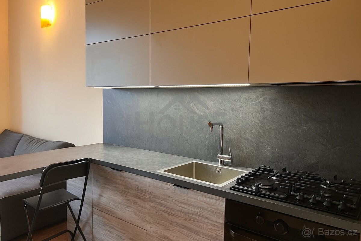 Prodej bytu 1+kk 25 m², Praha - Michle, ev.č. 01106 - 7