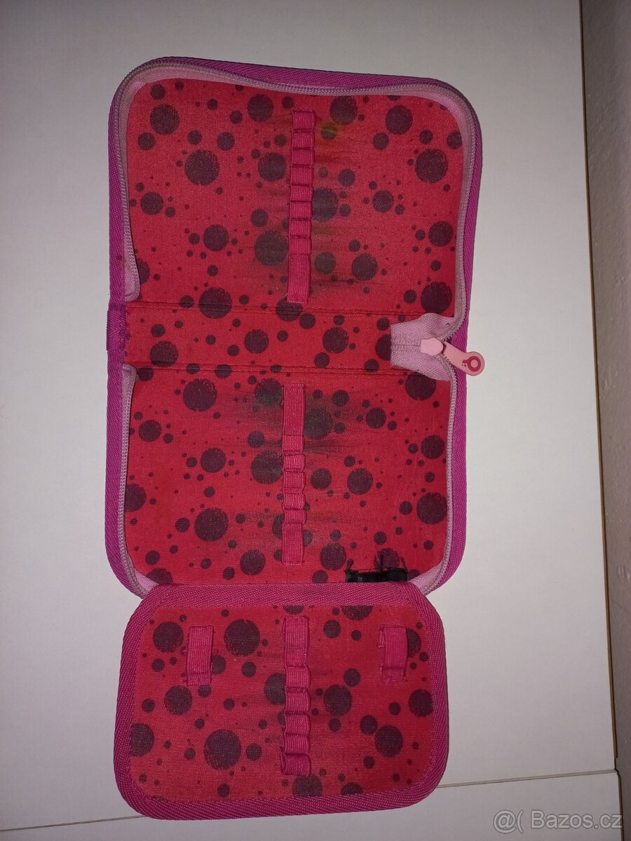 Batoh s penálem zn. Topgal 1 - 7