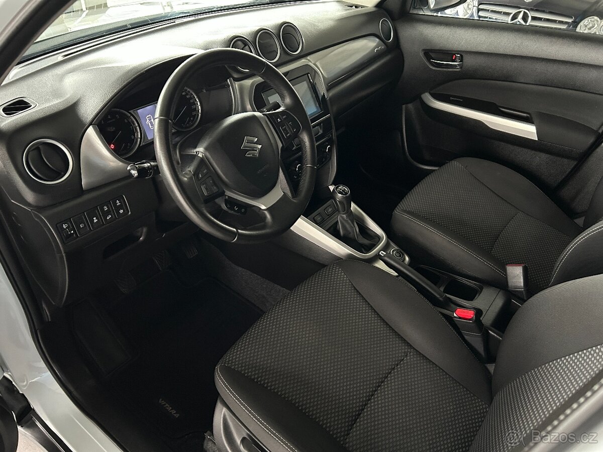 Suzuki Vitara 1.6i 4x4,SHINE,SERVISKA,TAŽNÉ - 7