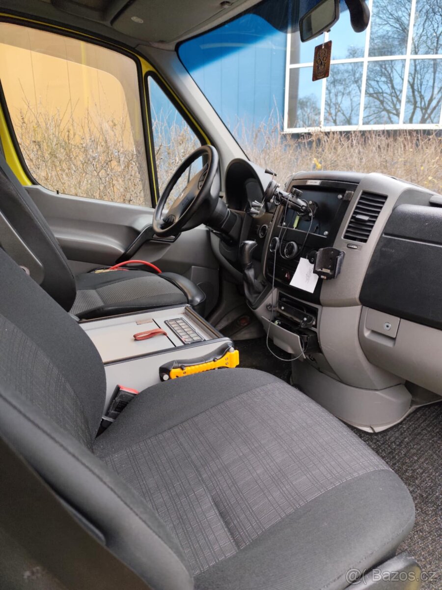 Sanitní vůz, Sanitka, Ambulance, Karavan - 7