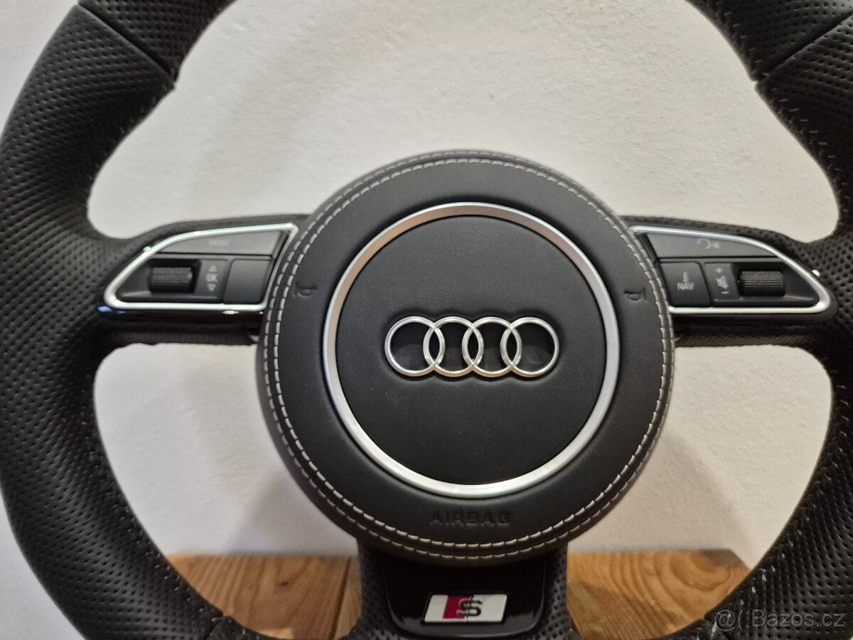 AUDI MULTIFUNKCNY PERFOROVANÝ VOLANT - 7