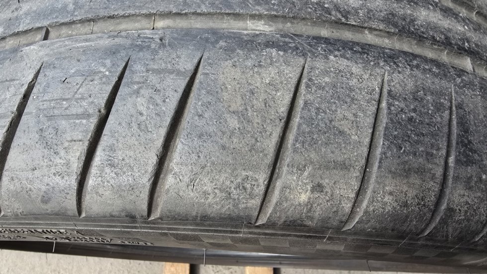 Letní pneu 245/35/19 Michelin - 7