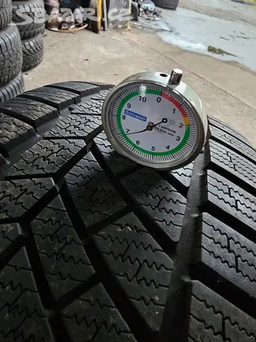 Prodám 2ks zimní Pneumatiky 225 45 R 17. - 7