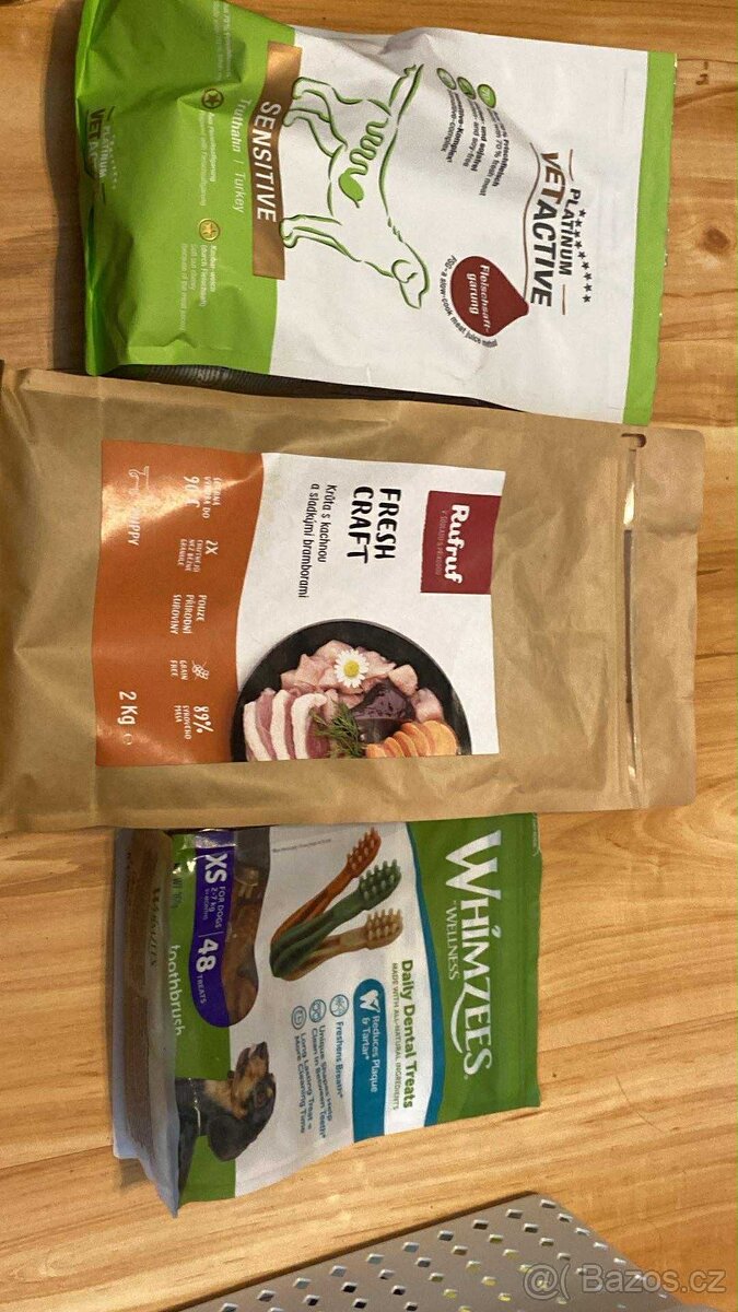 Pamlsky + oblečení pro psa - 7