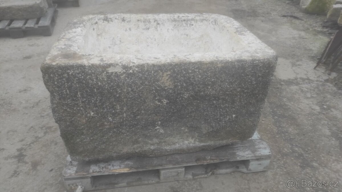 Stará kamenná stírka, kamenka, koryto, 104x80x64 cm - 7