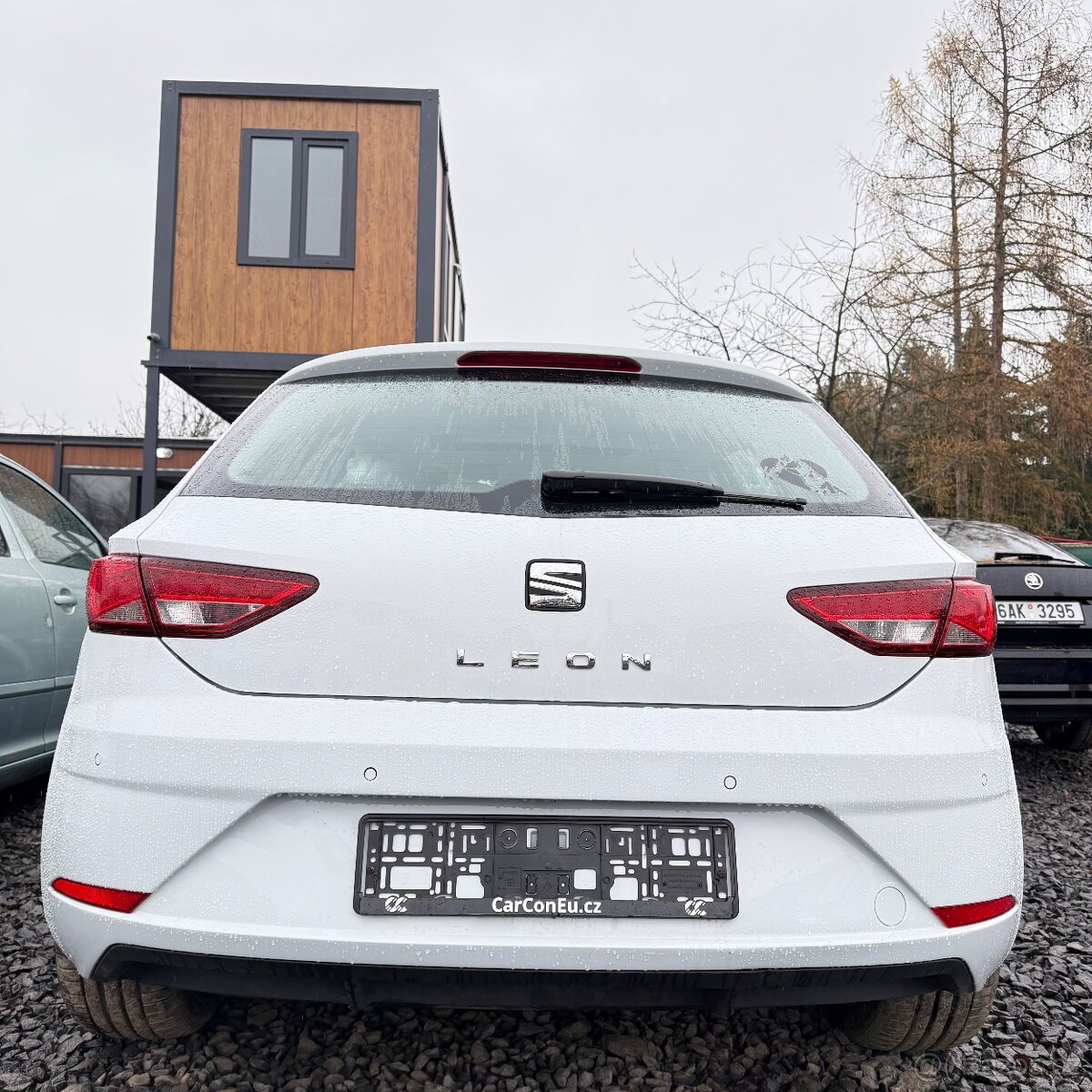 SEAT LEON STYLE 2018 laser white TOP STAV - 7