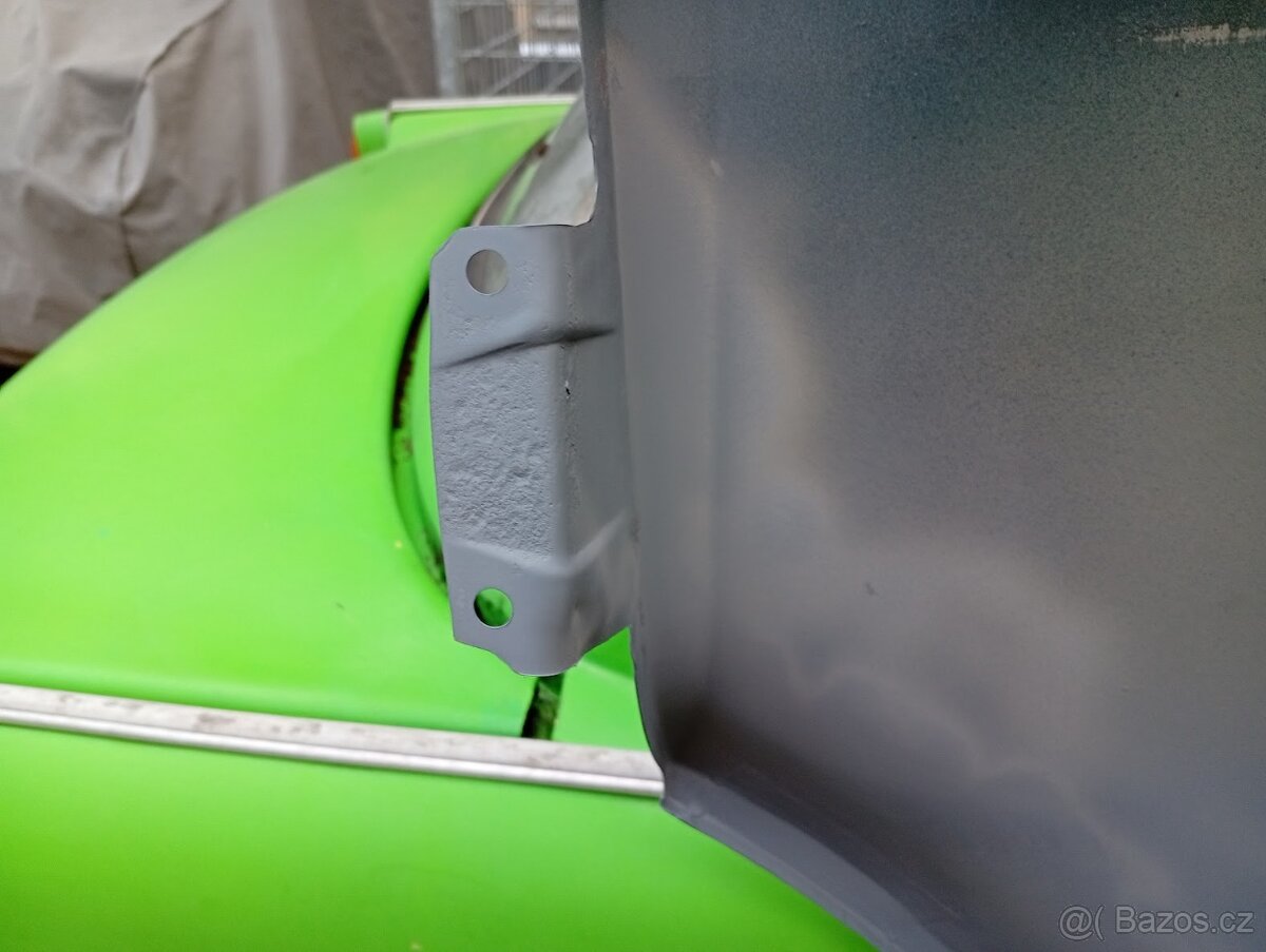 BMW E32 - přední blatníky - 7