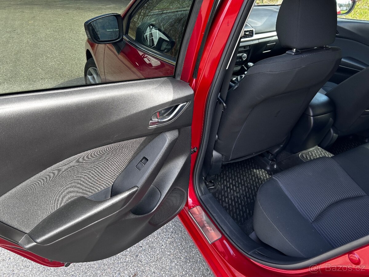 Mazda 3 2.0 Skyactiv G (121 kW) • Revolution • 2015 - 7