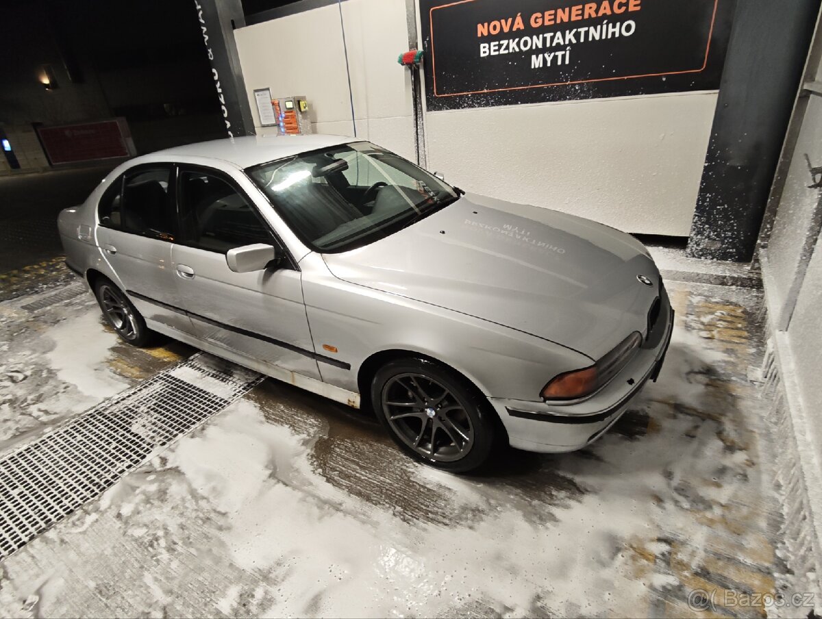 BMW E39 - 7