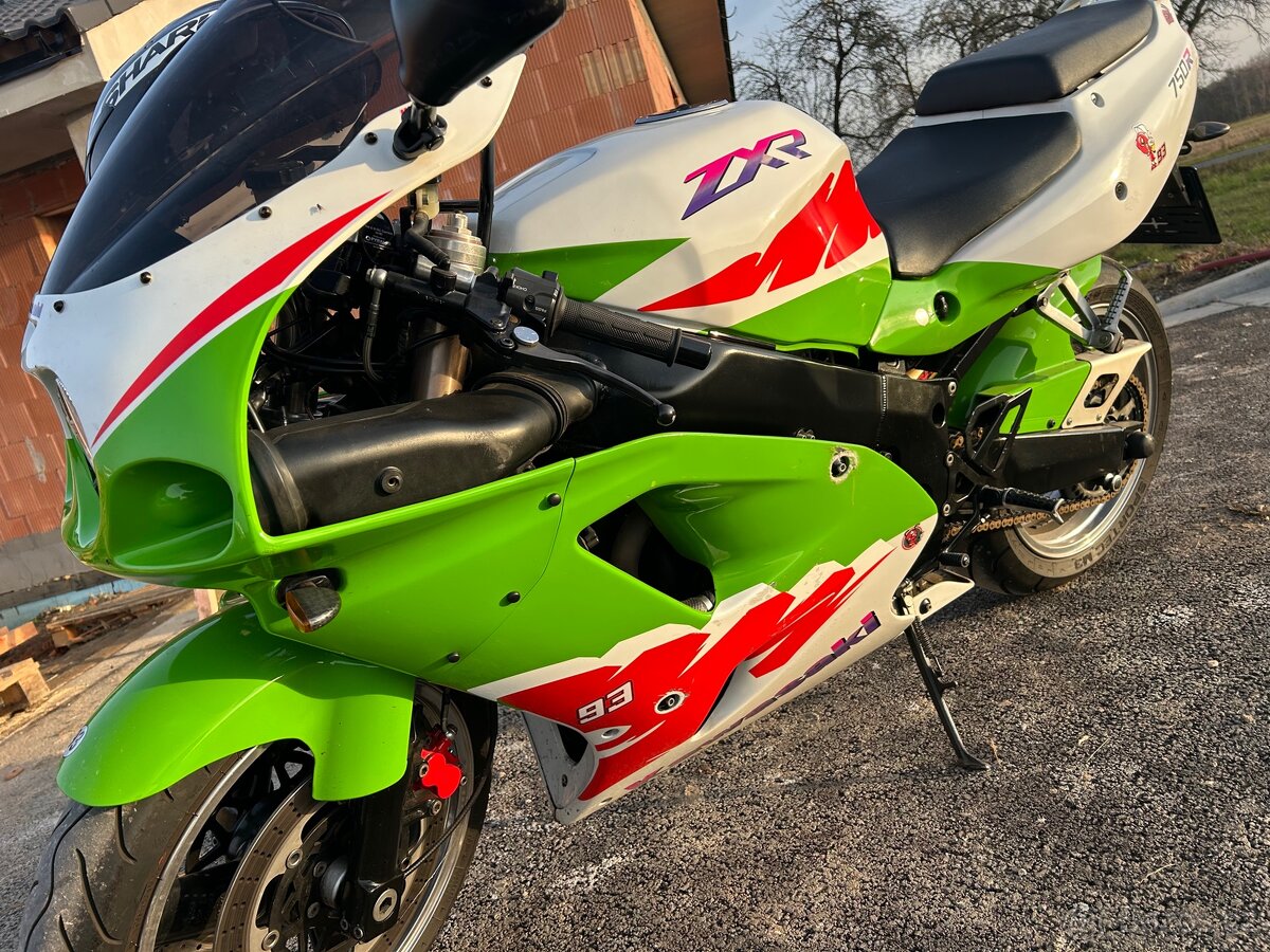 Kawasaki ZXR 750 - 7