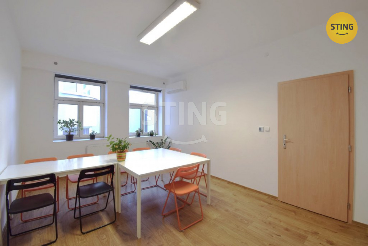 Pronájem komerčních prostor s možností zázemí k bydl, 133716 - 7